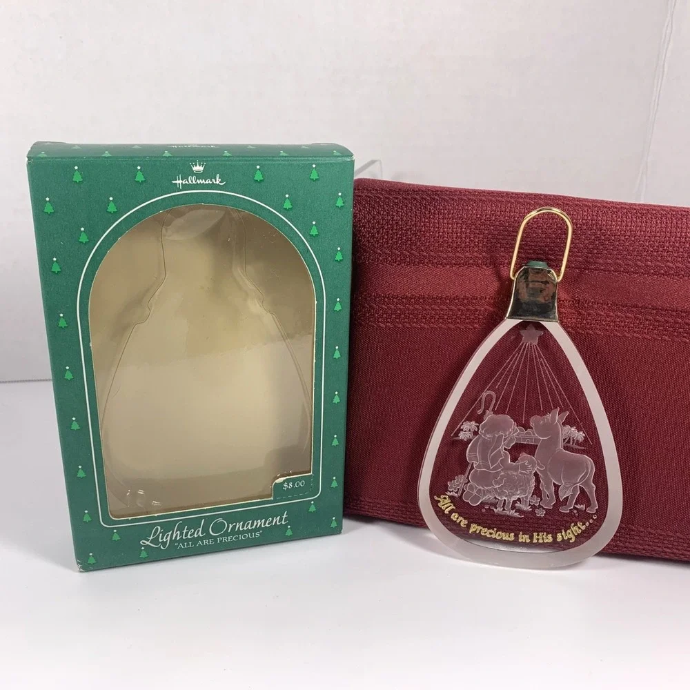 Hallmark 1984 Vintage  Light Up Ornament- 